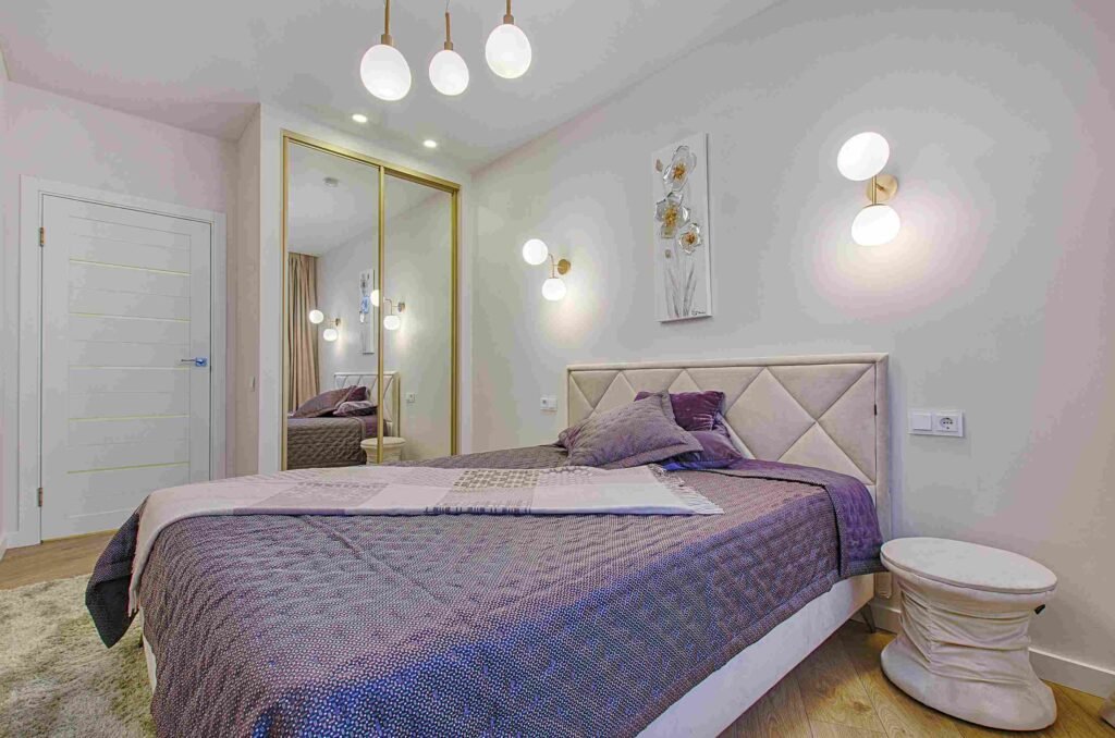 Elegant Navy Gold Bedroom Ideas for Luxury Villas and Homes